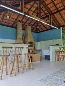 Ảnh trong thư viện ảnh của Sítio com Casa de Madeira com 2 quartos 100m2 px Centro de Salesópolis ở Salesópolis