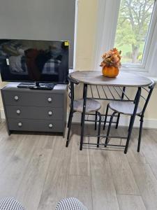 Μια τηλεόραση ή/και κέντρο ψυχαγωγίας στο Delta Valley