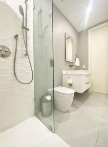 O baie la Grand Harbour Hot Spot - Convenient Cayman Stay