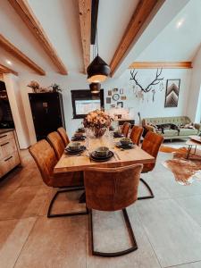 Χώρος καθιστικού στο Black Cabin Pohorje - Luxury Retreat