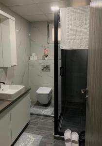 Ένα μπάνιο στο Aura