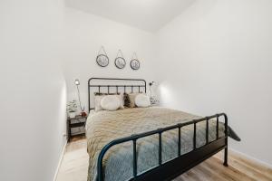 Ένα ή περισσότερα κρεβάτια σε δωμάτιο στο Rotunda Residence - with terrace near Prague Castle