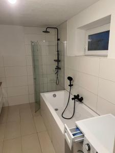 Φωτογραφία από το άλμπουμ του Gemütliche Souterrainwohnung im Grünen σε Waldshut-Tiengen