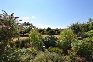 Κήπος έξω από το Bernstein-Chalet oben