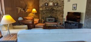 Χώρος καθιστικού στο Private cabin with VIEWS FOR DAYS!