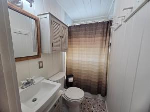 Ένα μπάνιο στο Mountain View Log Cabin - Newly opened +5 φωτογραφίες