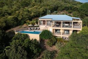 Πισίνα στο ή κοντά στο Beneath the Mango Tree Private Pool Prime Location Stunning Sunsets