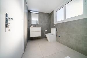 Phòng tắm tại Central 2 bedroom flat +22 ảnh