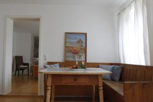 Un lugar para sentarse en Peterlhof-Pietling