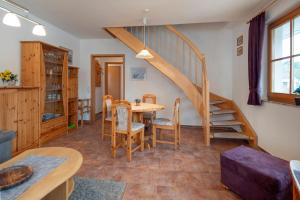 Et opholdsområde på Ferienpark Freesenbruch Wohnung 13a - Austernfischer