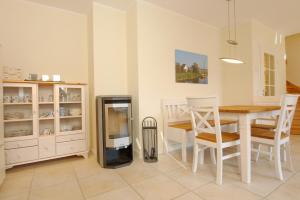 Η κουζίνα ή μικρή κουζίνα στο Neue Reihe 28 - Wohnung Ankerplatz +9 φωτογραφίες