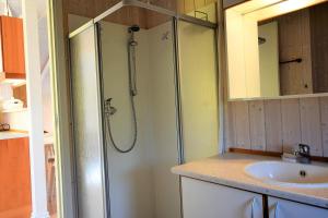 Phòng tắm tại Lille Bo Kranichring 114 +10 ảnh