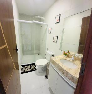 Ένα μπάνιο στο Casa Arembepe Prime