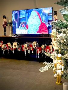 Μια τηλεόραση ή/και κέντρο ψυχαγωγίας στο LaKadisa pe Lac