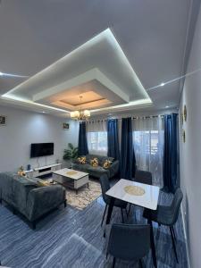 Μια τηλεόραση ή/και κέντρο ψυχαγωγίας στο N house