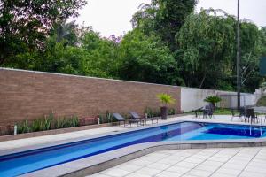 Bazén v ubytování Comfort Hotel Manaus nebo v jeho okolí