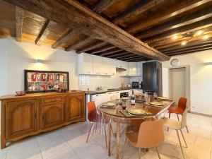 Foto sihtkohas Valognes asuva majutusasutuse La Pierre de Valognes à 4 min de la gare galeriist