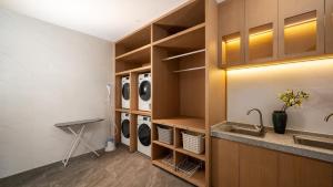 Kuchyň nebo kuchyňský kout v ubytování Holiday Inn Express Guangzhou Baiyun Airport T2 by IHG