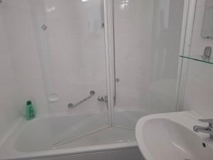 O baie la Hotel Zens +22 fotografii