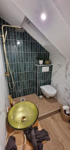 Et badeværelse på Le Refuge Aristide - Cozy - 3,5ch - Grand parking gratuit + 32 billeder