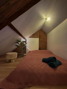 Postel nebo postele na pokoji v ubytování NEW Luna residences - in the city center + 48 fotografií