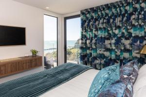 Μια τηλεόραση ή/και κέντρο ψυχαγωγίας στο Tirohanga Nui