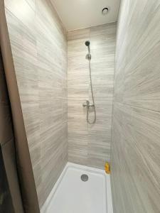 Koupelna v ubytování L'Écrin Signature, Studio élégant en centre-ville