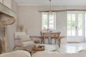 Χώρος καθιστικού στο Traditional Apartment In The Heart Of Burgundy +19 φωτογραφίες