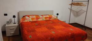 Giường trong phòng chung tại Gergy's house