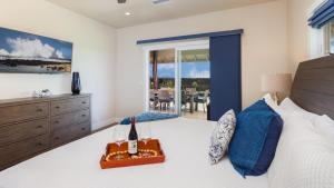 Ένα ή περισσότερα κρεβάτια σε δωμάτιο στο SPARKLING WATERS Sparkling 4BR Ainamalu Private Home with Heated Pool +48 φωτογραφίες