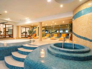 Piscina de la sau aproape de ibis Styles Warszawa West