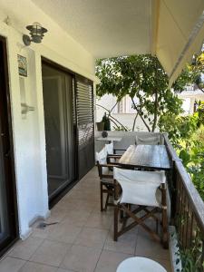 En balkon eller terrasse på Aqua View Studio Skala Fourkas