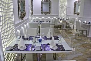Un restaurant sau alt loc unde se poate mânca la Bahrain International Hotel