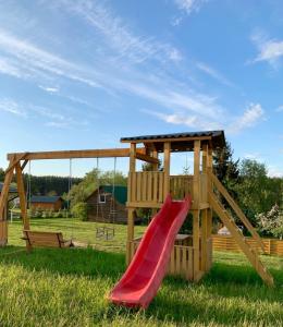 Ο χώρος παιχνιδιού για παιδιά στο Anykščių raj. Žalioji Stotelė