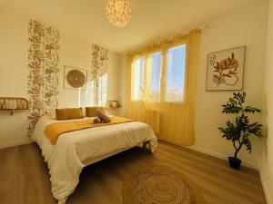 Postel nebo postele na pokoji v ubytování Casa Les Ponts de Cé + 16 fotografií