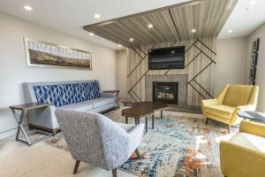 Posezení v ubytování Holiday Inn Express Calgary South by IHG