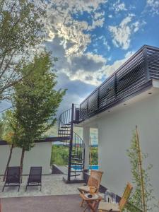 Το κτήριο όπου στεγάζεται  η βίλα +17 φωτογραφίες