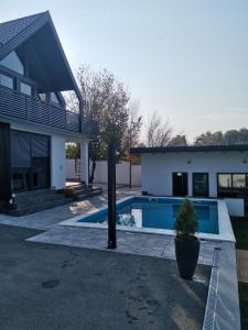 Πισίνα στο ή κοντά στο Villa Perla