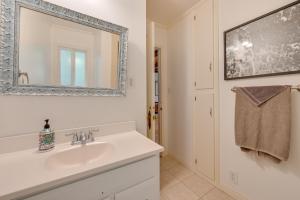 Ένα μπάνιο στο Home 3 Mi to Main St Julian Great for Groups! +32 φωτογραφίες