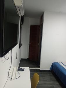 Sjónvarps- og/eða afþreyingartæki á Hotel RUAH +22 myndir