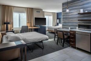 Kuchyň nebo kuchyňský kout v ubytování Residence Inn by Marriott Detroit Sterling Heights