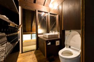 Et badeværelse på COCO VILLA 伊豆赤沢-Izu Akazawa- + 151 billeder