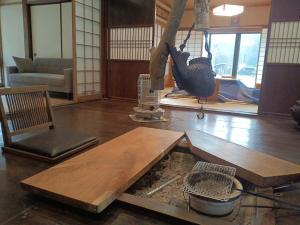 Χώρος καθιστικού στο ゲストハウス山音