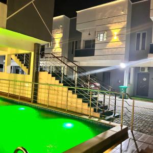 Bazén v ubytování Shortlet Apartment Ajah Lekki, Lagos nebo v jeho okolí + 14 fotografií