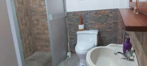 Koupelna v ubytování Akasha Galápagos