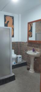 Koupelna v ubytování Akasha Galápagos