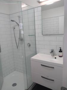 Un baño de Oranga Comfort Stay