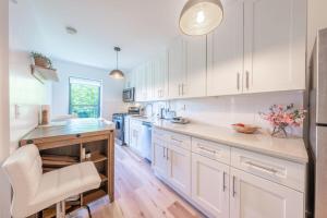 Kuchyň nebo kuchyňský kout v ubytování Luxury 3BR Park Slope w Office and Washer Dryer