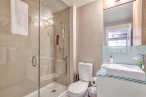 Ένα μπάνιο στο RivetStays - The Atmos II +92 φωτογραφίες