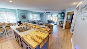 Χώρος καθιστικού στο River Creek 1 Unit 303